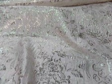 Tissu rose très clair