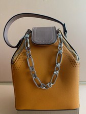 Sac à main format Cube Camel 