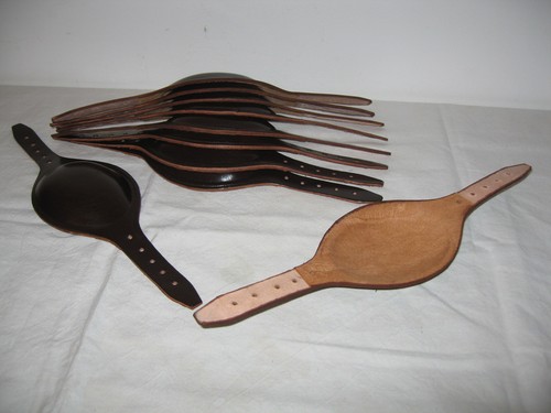 Mentonnière cuir type - type,