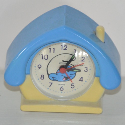 Ancien petit réveil horloge