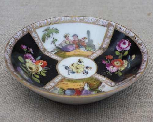 Petite sous tasse soucoupe - petite,