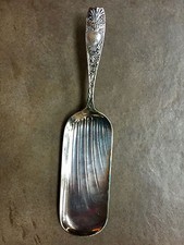 ESTATE ANTIQUE SILVERPLATE CRUMBER