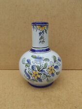 vase en faience de Nevers signé A.MONTAGNON U.M 2 décors de fleurs