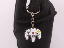 Porte-clés manette rétro blanc-gris, accessoire gamer collection jeu vidéo
