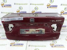 1M5827025D couvercle de coffre