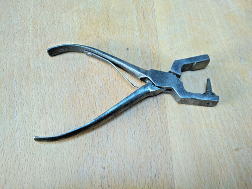 Pince emporte pièce - , de