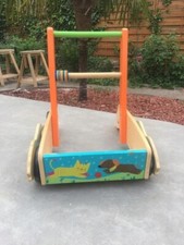 Trotteur en bois bébé
