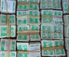 LOT DE 50 BOTTES 100 TIMBRES