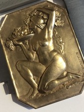 MÉDAILLE PLAQUE EN BRONZE FEMME NUE AU RAISIN MEDAL ART LENOIR