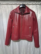 Veste en cuir de motard rouge