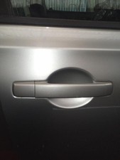 Poignee porte avant droit