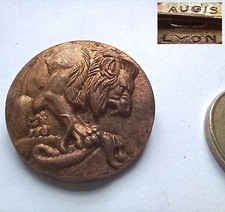 Broche ancienne- LION signée