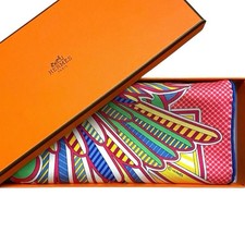 Écharpe en soie HERMES