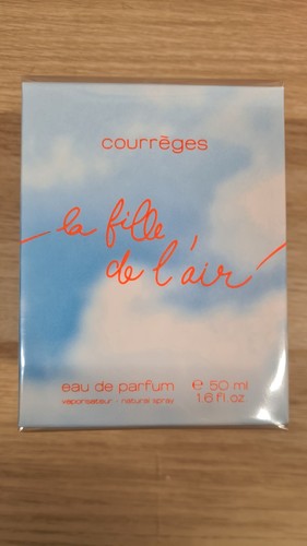 Courreges fille l - de, l'air
