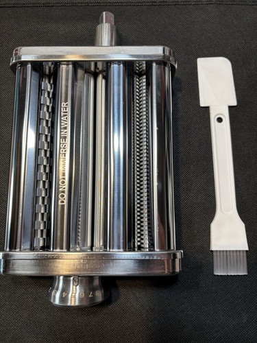 Pasta attachment for - attachment,