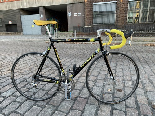2001 pro cycling team - •,