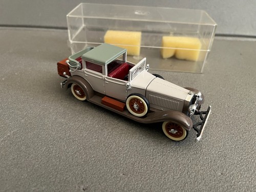 Voiture miniature isotta - miniature,