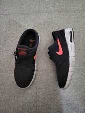 Taille 42 baskets véritable