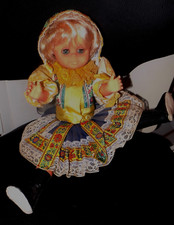 POUPEE  TCHEQUE HAUTEUR 42CM