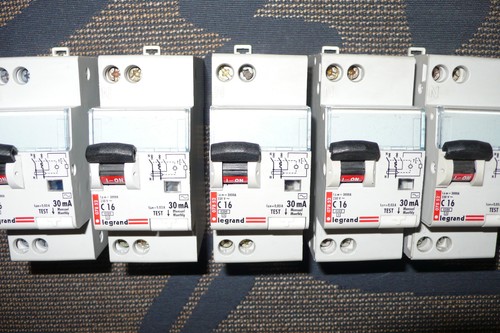 Disjoncteur differentiel 16a - disjoncteur,