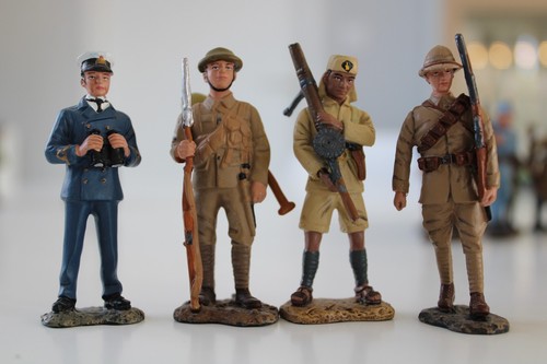Hachette soldat plomb 1916 - plomb,