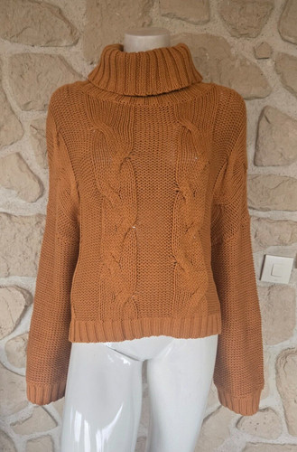 Pull torsade marron avec col