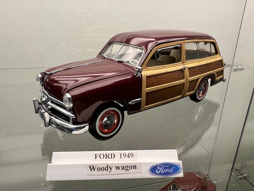 Ford 1949 woody - 1949, 1/24