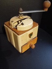 Ancien moulin à café Peugeot