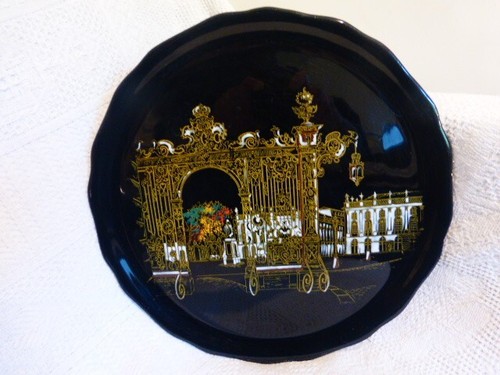 Ancien grand plat - grand, a