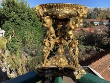 Exceptionnel Centre de Table. Bronze doré.  Époque Empire  Style Louis XV