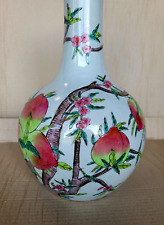 ancien grand vase en céramique chinois a décor de peches signé  35 cm