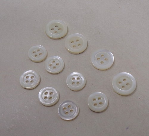 Lot boutons anciens - 11, en