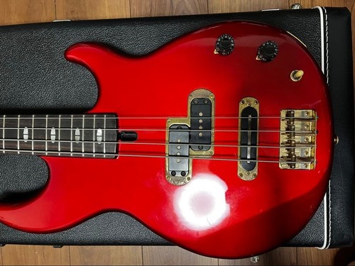 Guitare basse électrique
