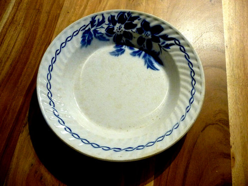 Ancien plat creux - , amand