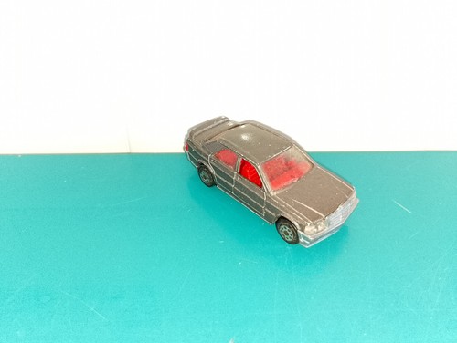 2411243 voiture miniature - 2411243,