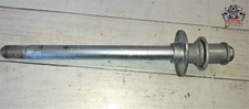 AXE DE ROUE AVANT SUZUKI 600 BANDIT de 2000 à 2004 - réf : 79