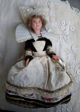 Poupée ancienne régionale « Le Minor » Maïe Pont Aven Bretagne jouet jeux