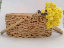 Ancien  Petit Panier en osier  de Poupée Ancienne.