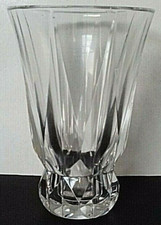Vase en cristal taillé, signé St.Louis