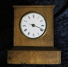 PETITE PENDULETTE ANCIENNE EN BOIS