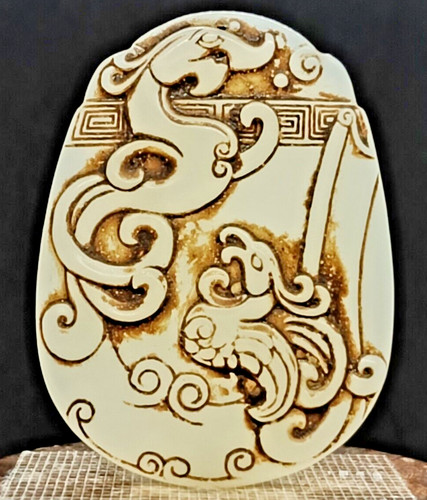 Ancien pendentif sculpture