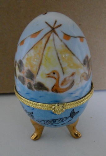 Oeuf boite porcelaine - , sur
