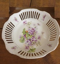 assiette ajourée PORCELAINE