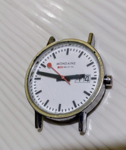 Montre quartz mondaine - montre,
