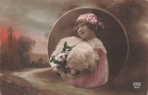 Medaillon petite fille - cp,