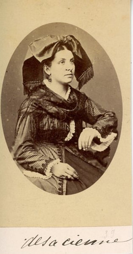 Une femme costume - femme, en