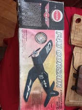 Modèle RC F4U Corsair 3 Caneaux