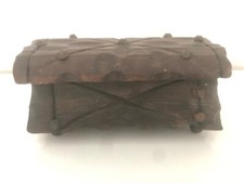 Petit coffre en bois ancien ou coffre à bijoux collection vintage