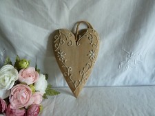 Jolie suspension coeur en bois