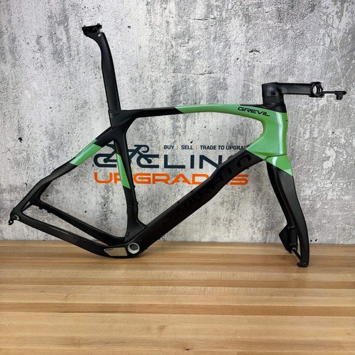 Low mile 2023 pinarello - low,
